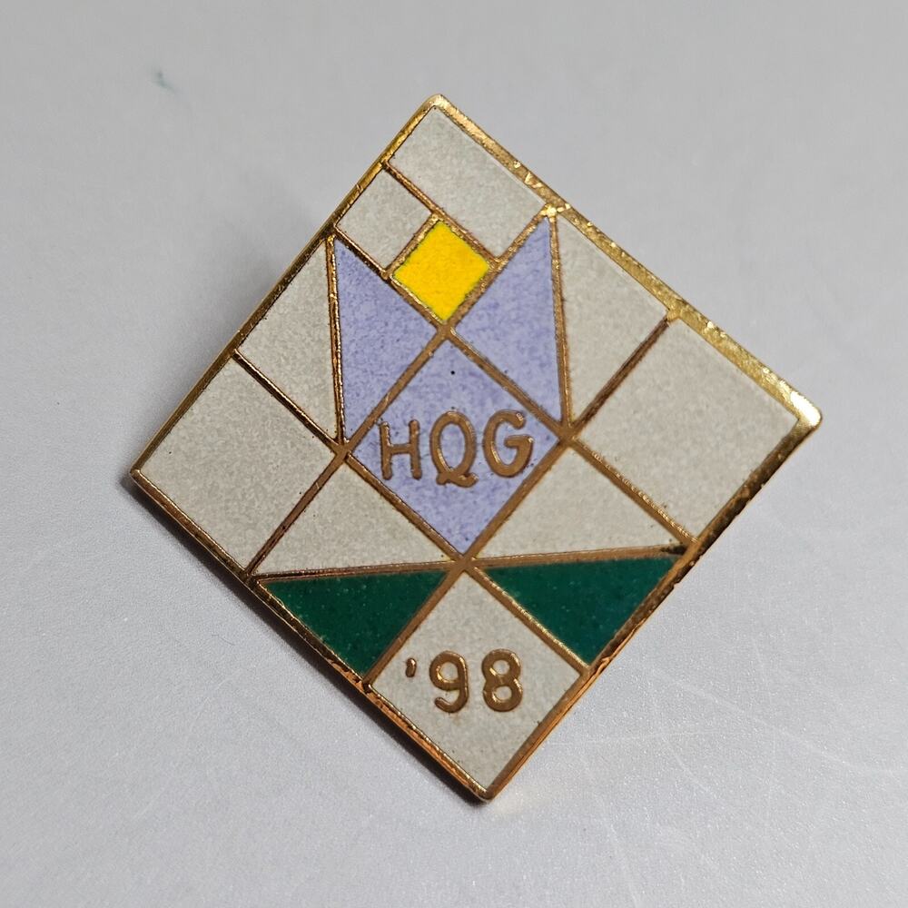 HQG 98 Quilt Guild Pin Lapel Pin Tack Pin Made in Taiwan Goldtone 1998 Vintage